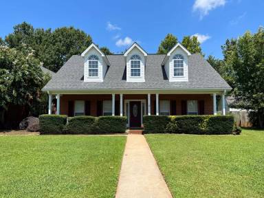 Main picture of 224 Red Bird Cir