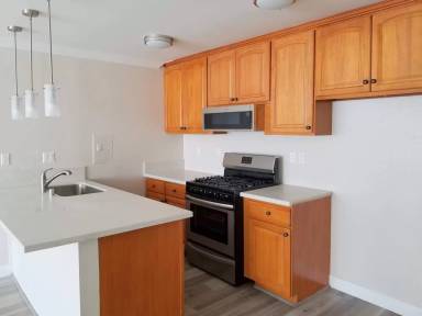 Main picture of 13850 Victory Blvd