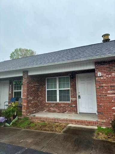 Main picture of 807 Fisher Ferry St