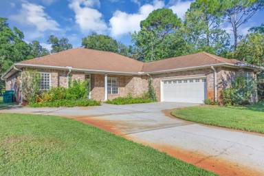 Main picture of 1630 Oakmont Cir