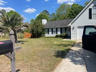 Main picture of 103 Walnut Grove Cir