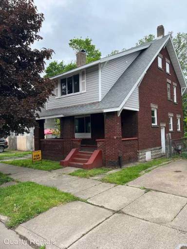 Main picture of 530 E 9th St