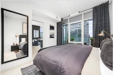 Main picture of 335 N Halsted St