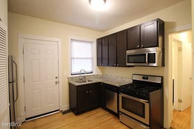 Main picture of 5032 N Western Ave