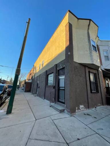 Main picture of 2254 S Hemberger St