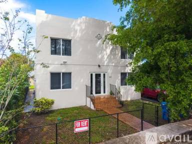 Main picture of 1853 SW 17th St