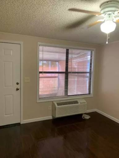 Main picture of 4031 E Michigan St