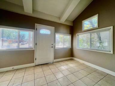 Main picture of 6531 Monaco St
