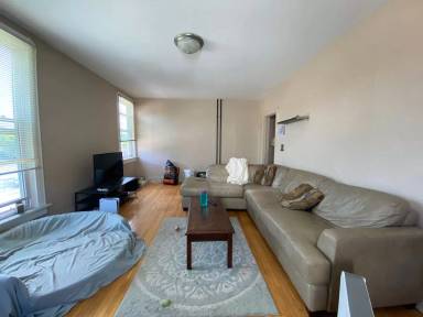 Main picture of 15 N 15th Ave E