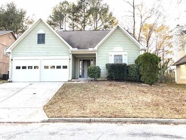 Main picture of 683 Shore Dr
