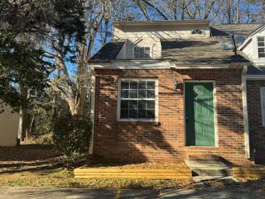 Main picture of 2365 Parrot Ln