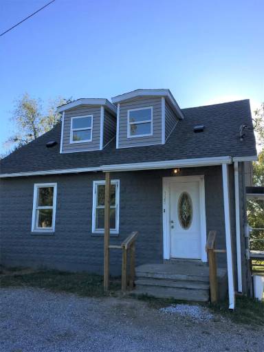 Main picture of 325 Langdon St