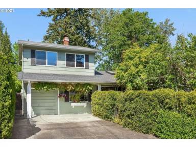 Main picture of 5025 SE Brookside Dr