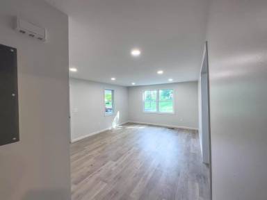 Main picture of 453 Vineyard Ave