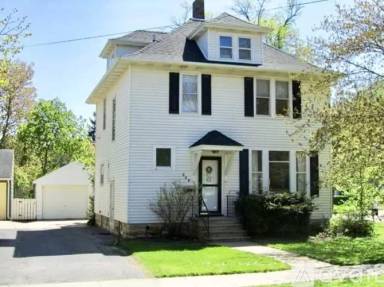 Main picture of 628 7th St SW