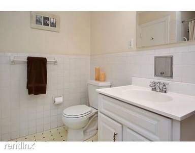 Main picture of 270 Beacon St