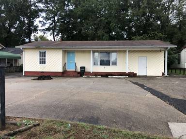 Main picture of 902 E Pinecrest Dr