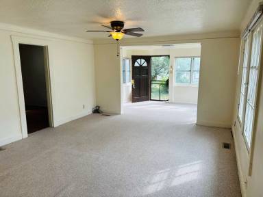Main picture of 810 1/2 N 24th St