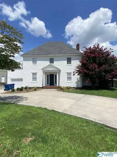 Main picture of 306 E McCord Ave