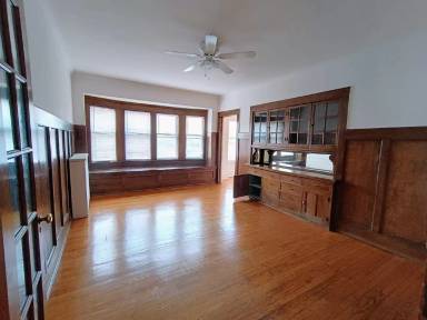 Main picture of 2320 E Bradford Ave