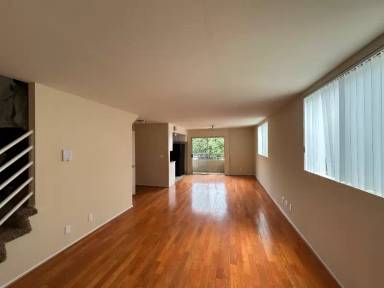 Main picture of 3125 S Canfield Ave