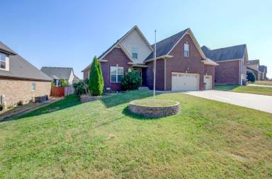 Main picture of 1615 Edgewater Ln