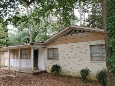 Main picture of 441 Cummins St