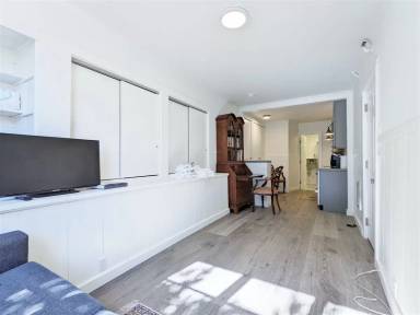 Main picture of 954 Vallejo St
