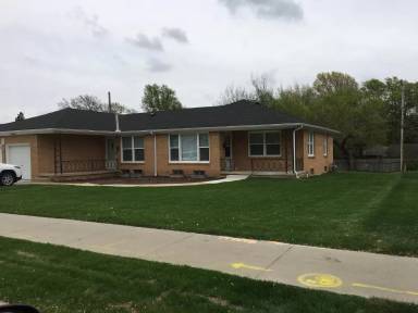 Main picture of 716 S Oliver Ave