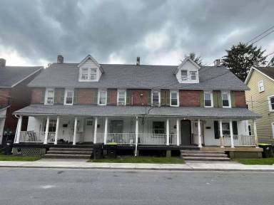 Main picture of 127 N 1st St
