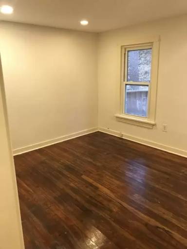 Main picture of 39 W Bridge St