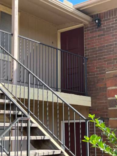 Main picture of 616 S Mount Carmel Ave