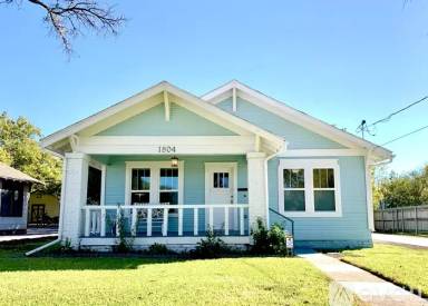 Main picture of 1804 N Elm St