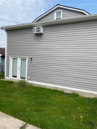 Main picture of 729 Warren St