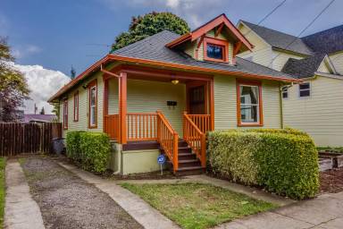 Main picture of 1921 Harney St