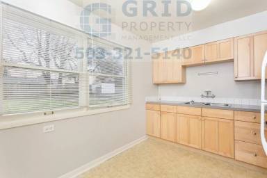 Main picture of 7015 N Syracuse St