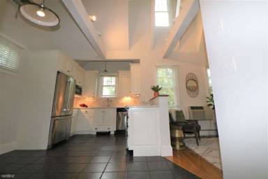 Main picture of 311 River St