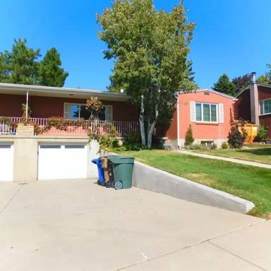 Main picture of 2467 E Skyline Dr