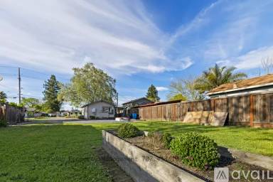 Main picture of 1660 Jennings Ave