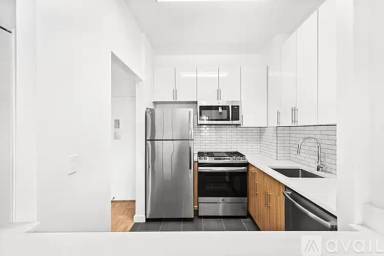 Main picture of 200 East 87th St