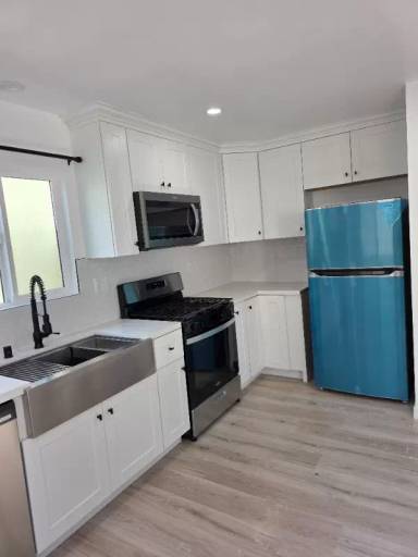 Main picture of 2845 Canal Ave