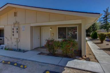 Main picture of 134 S Rush St