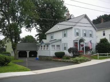 Main picture of 136 Chestnut St