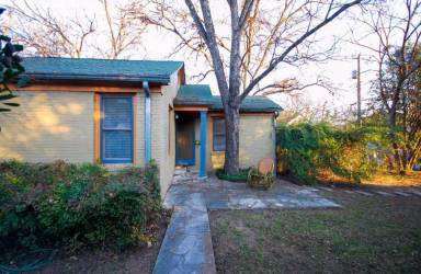 Main picture of 713 Carolyn Ave