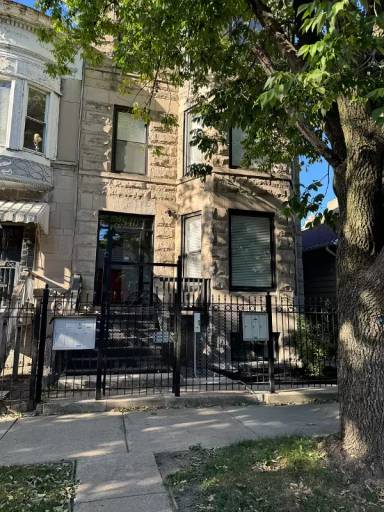 Main picture of 2840 W Fulton St