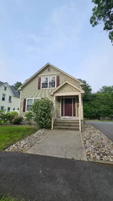 Main picture of 9 Gold St