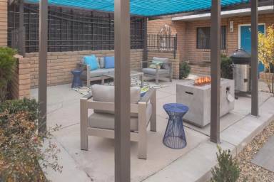 Main picture of 217 E Taylor St