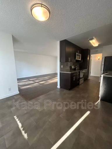 Main picture of 290 Lee St