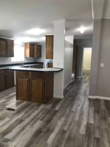 Main picture of 16 Cinnamon Ln