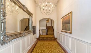 Main picture of Carlyle Apartments